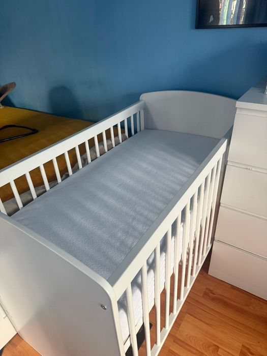 Pătuț din lemn pentru bebe