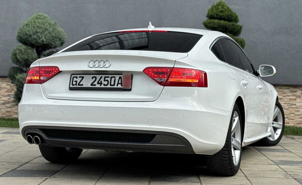 Vând audi A5 an fabricatie 2010