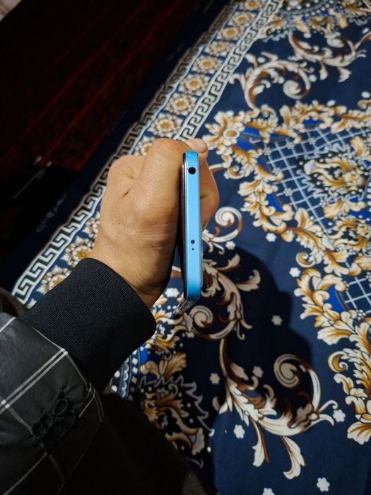 Redmi not 12 smartfon zoʻr telefon
