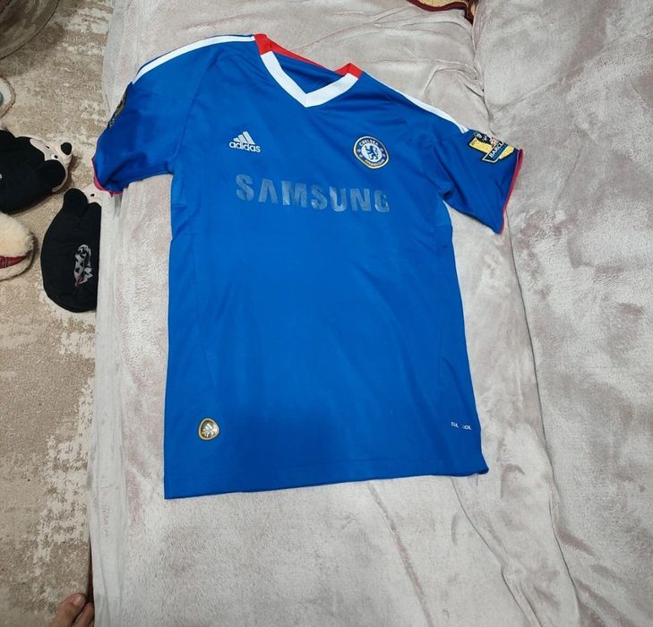 Tricou cu Chelsea Adidas  size  L