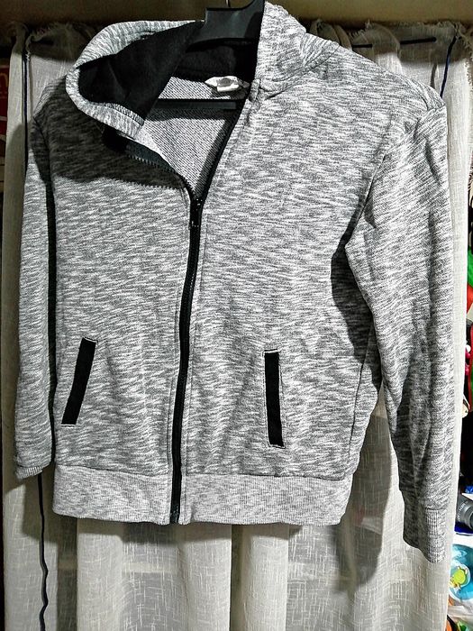 Суичър горница по 7 лева бройката