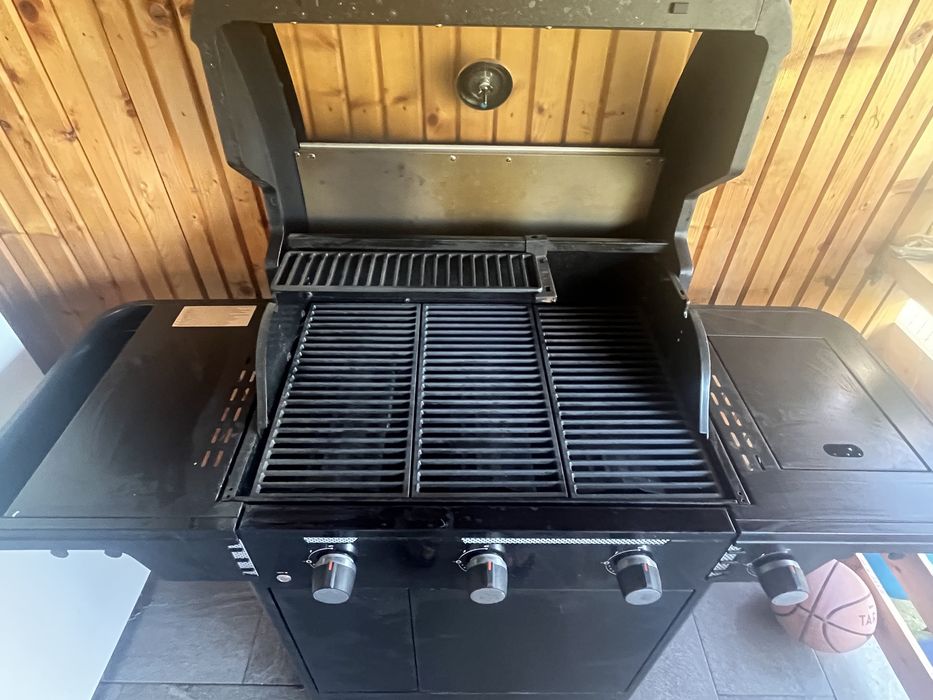 tenneker grill folosit doar de doua ori !