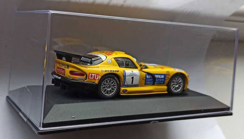 Macheta Chrysler Viper Zakspeed Winner 24h Nurburgring 2002 - IXO 1/43