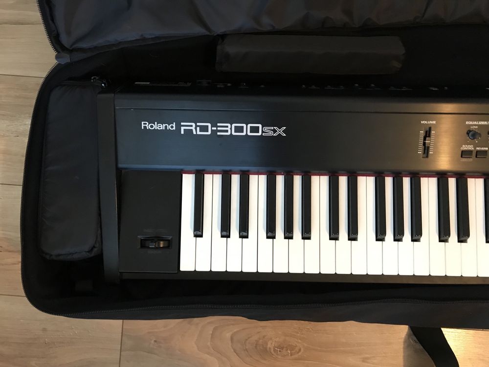Pian digital Roland RD300SX