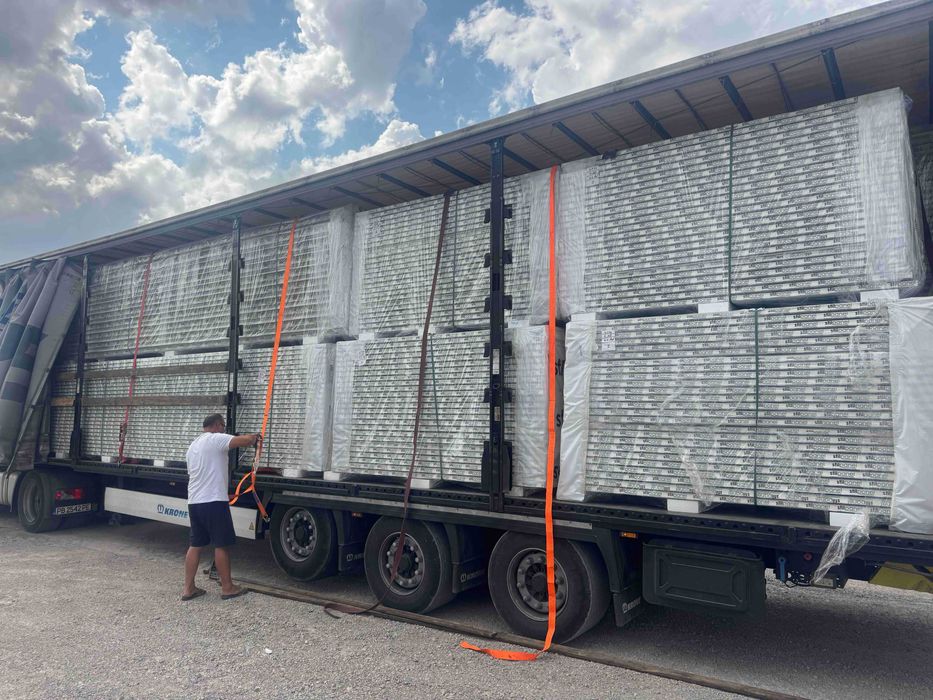 Покривни и стенни сандвич панели директно от вносител