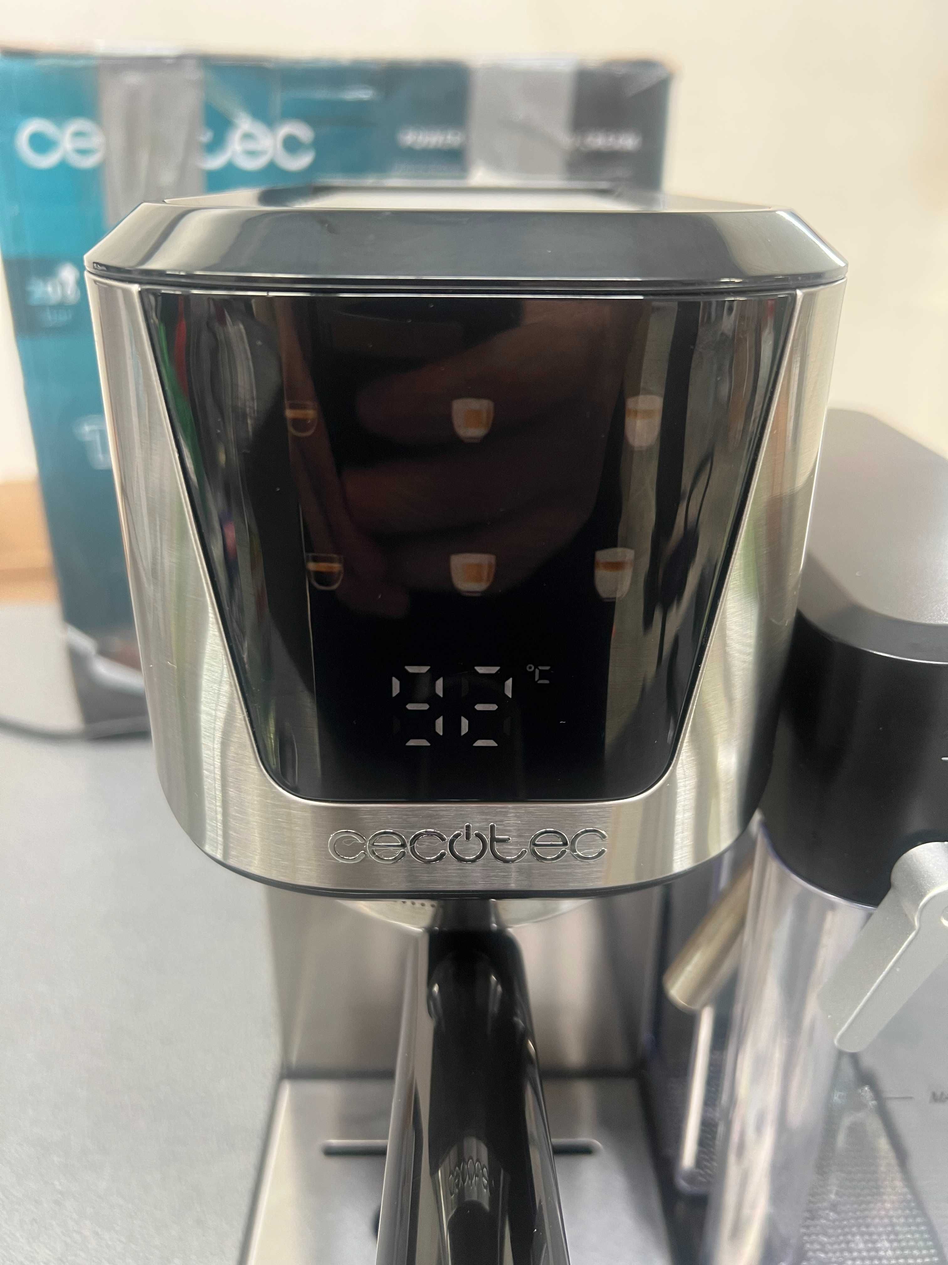 Полуавтоматична кафемашина Cecotec Power Espresso 20 Cream