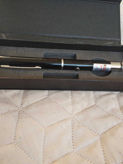 Лазерна писалка с танцуващи светлини зелени