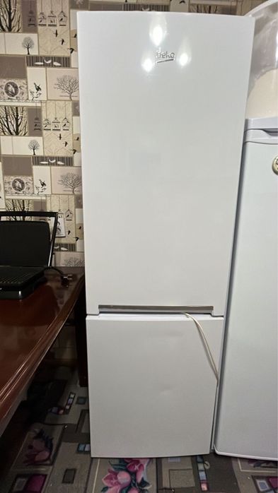 Холодильник и стиральная машина в отличном состоянии