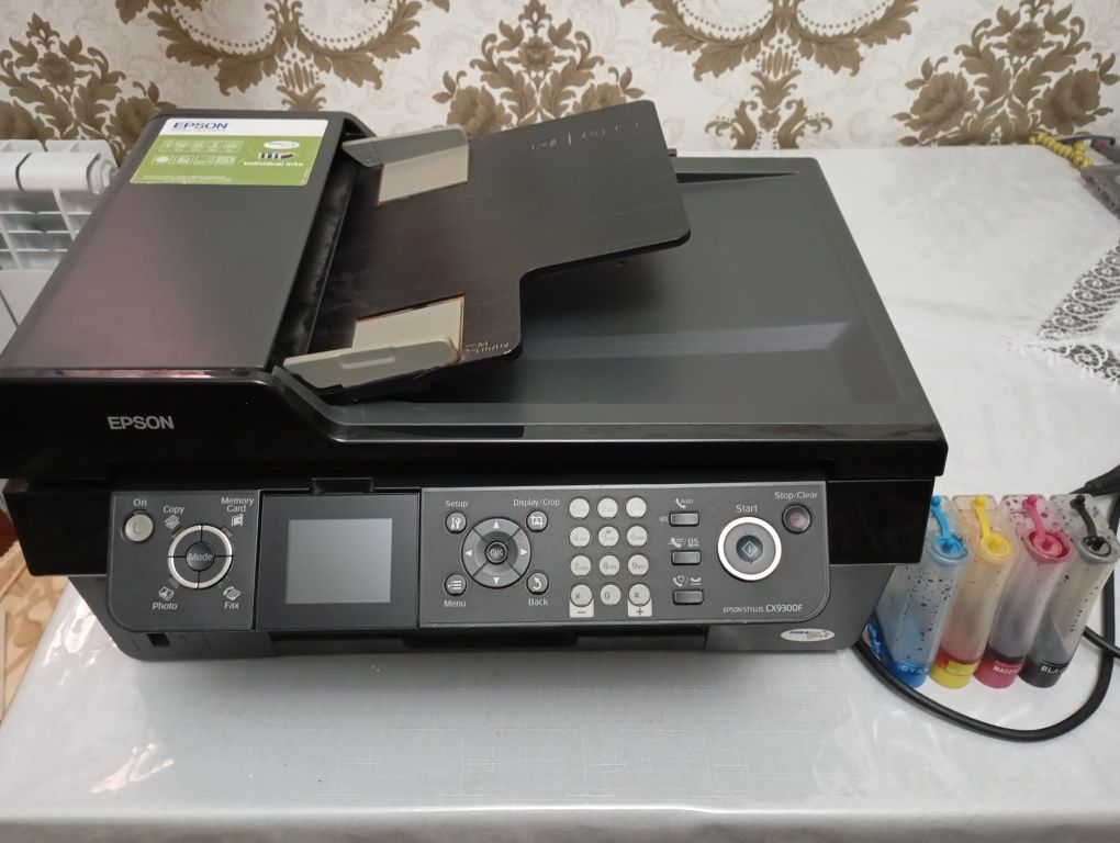 Продам принтер Epson на запчасти
