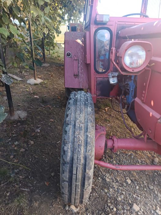 Vând tractor U 445
