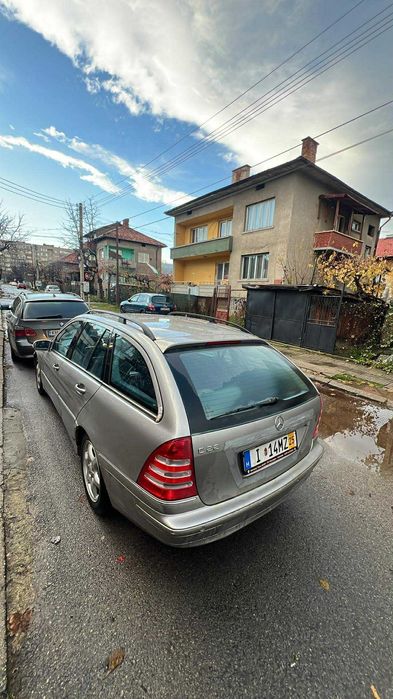 Продава се-Mercedes-C220
