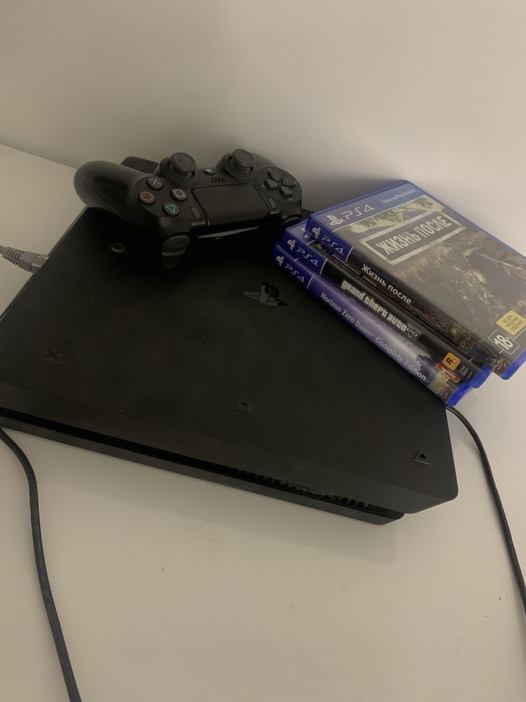 Playstation 4(+3 игры)