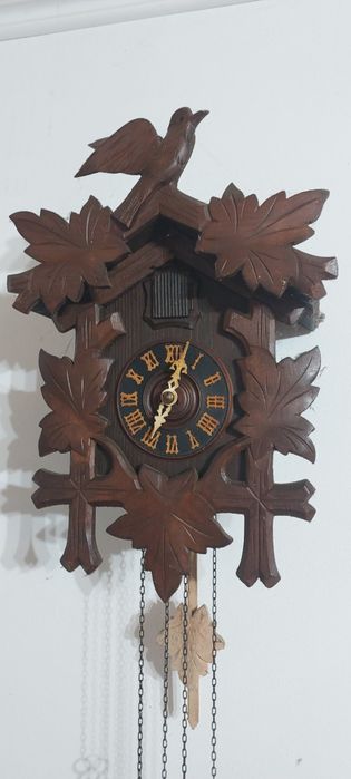 Ceas vintage cu cuc și greutăți