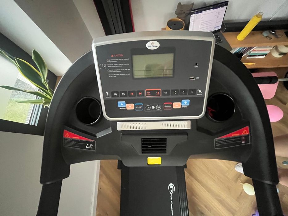 Banda de alergat electrica FitTronic Delta 550