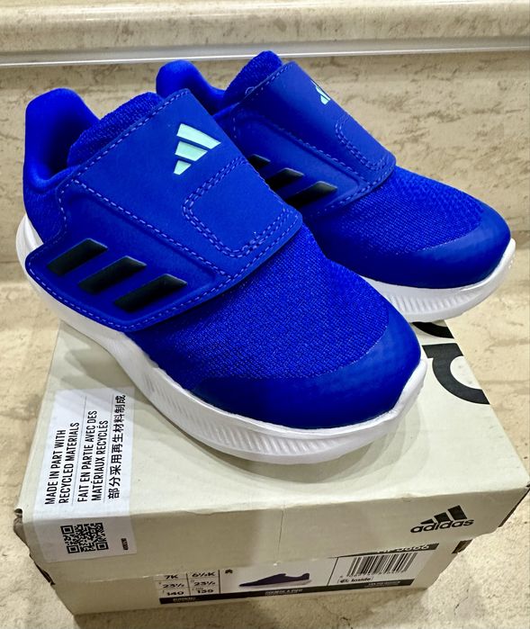Обувки за момче Adidas, Nike