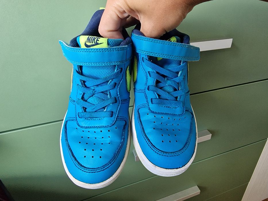 Adidasi Nike mărimea 32
