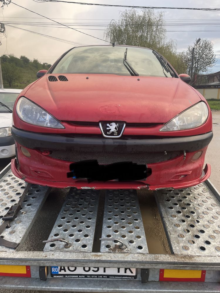 Dezmembrez Peugeot 206