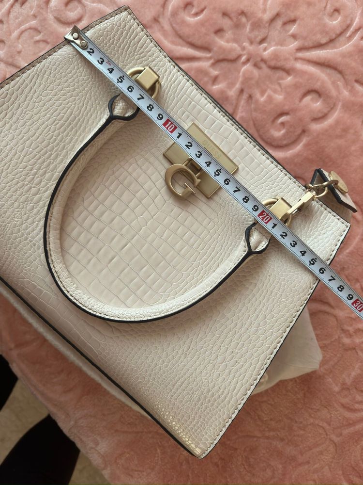Guess-оригинална чанта