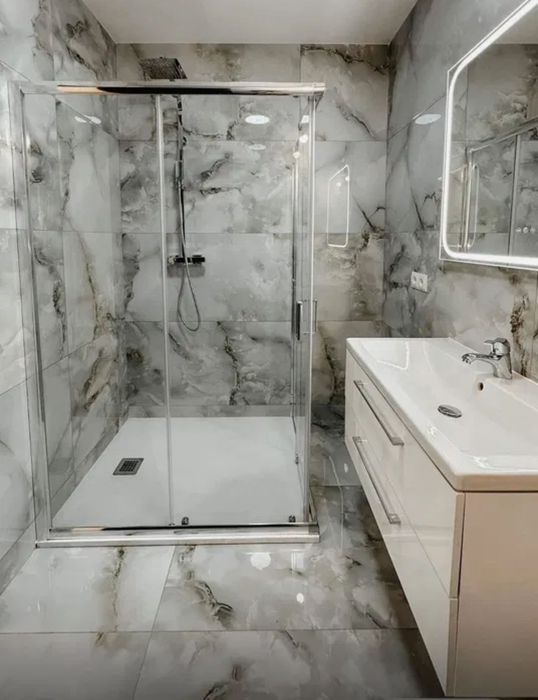 Vindem apartament nou, trei camere, premium, 105 mp, Valenii de Munte