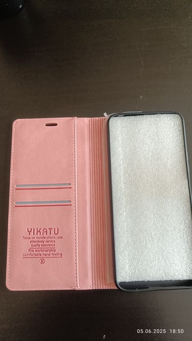 Продавам калъфче за Redmi 13 + 4 стъклени протектора