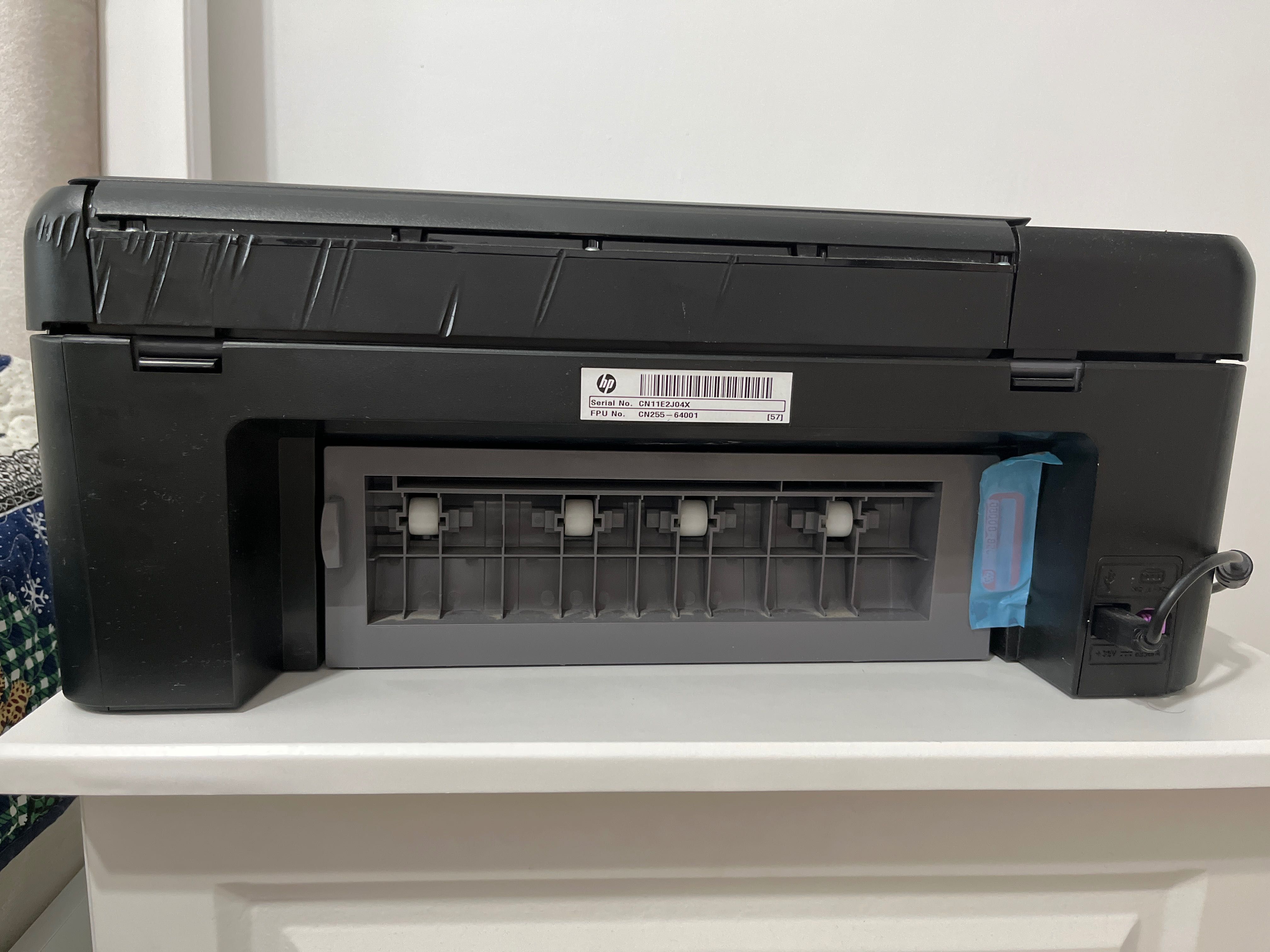 Цветной принтер 3х1 HP Laserjet professional