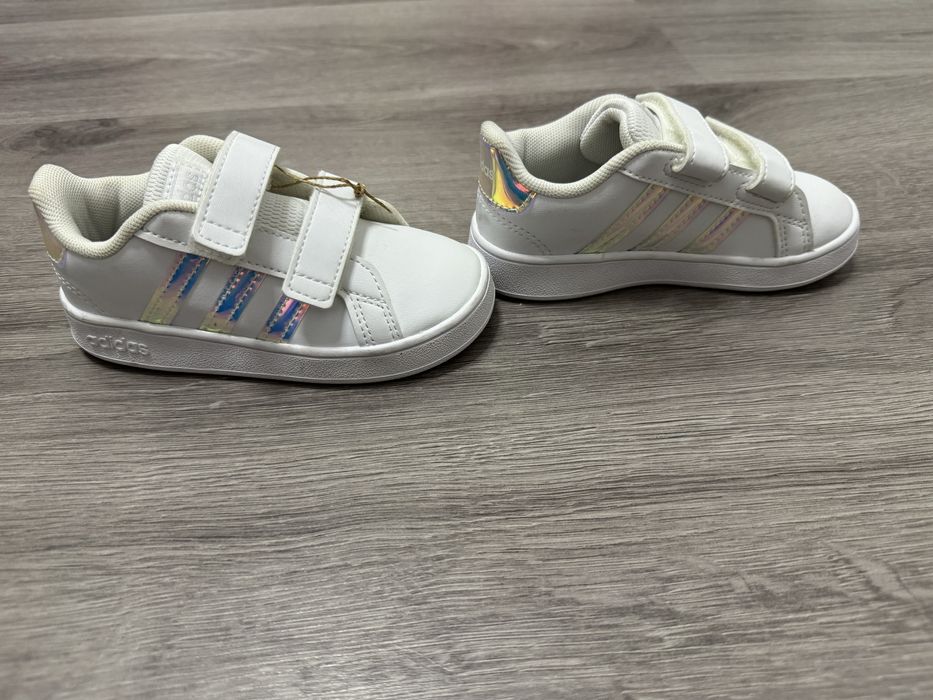 Vand adidasi copii de la Adidas