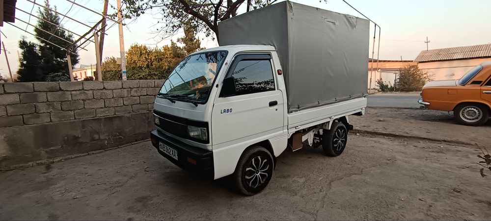 Labo avtomobil sotiladi