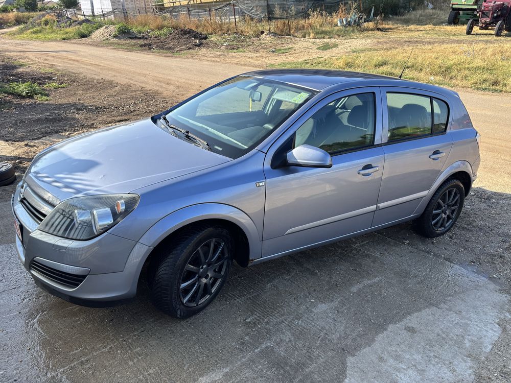 Dezmembrez opel astra h 1.4 benzina  66kw 2005