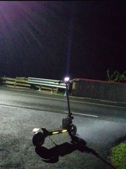 Trotineta kugokirin g2 pro defecta(nu stiu ce are)