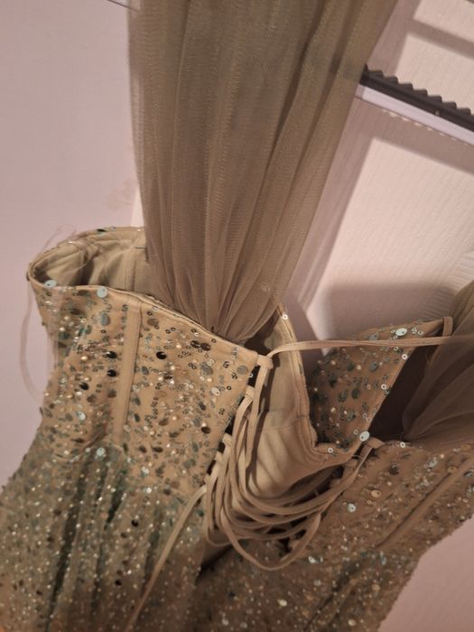 Къса коктейлна рокля