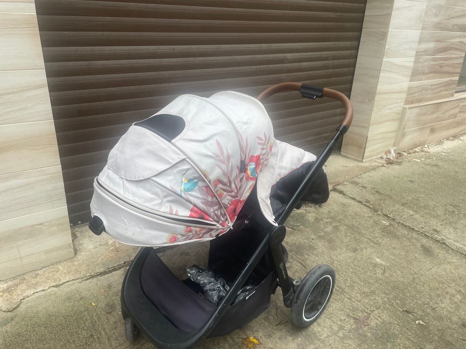 Бебешка количка с два коша