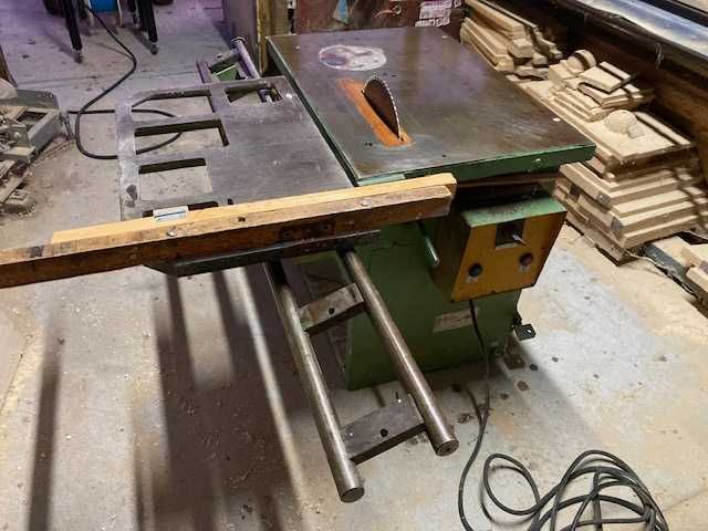 циркуляр с каретка