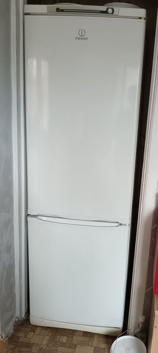 Отдам холодильник на запчасти