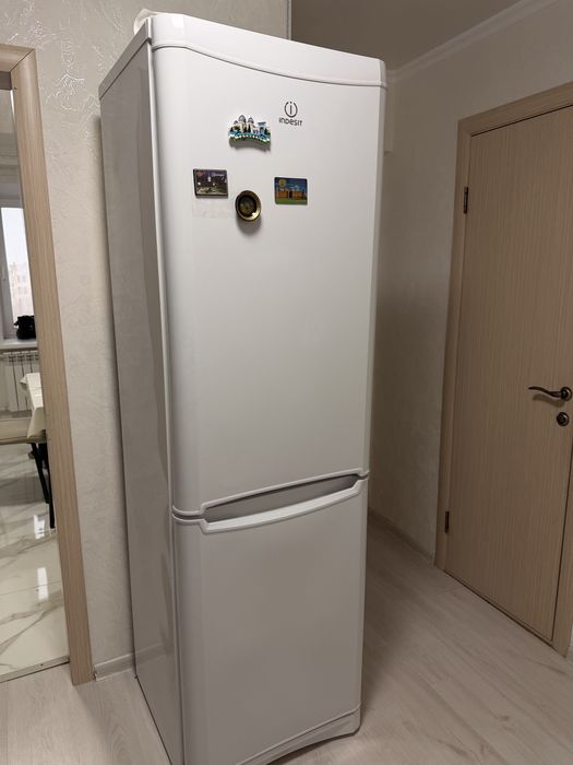 Продам холодильник