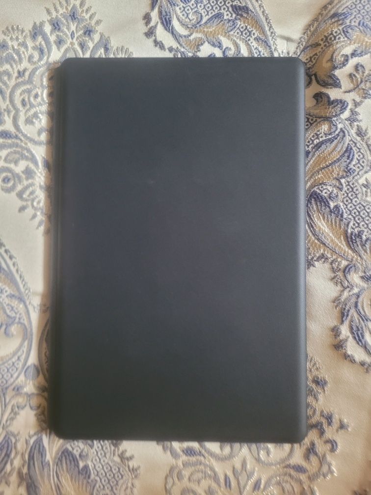 Планшет и чехол-клавиатура Samsung Galaxy Tab S7+
