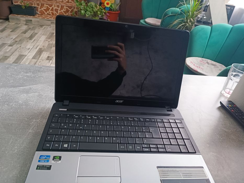 Laptop gaming Acer aspire E1-571G