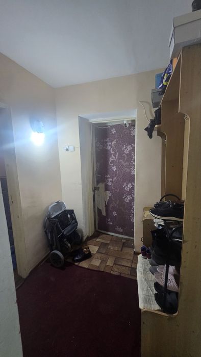 Чиланзар 10. 2 х комнатная. Кирпич 2 х 6 балкон