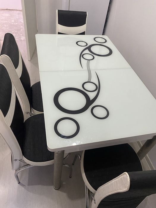 Masa extensibila cu 4 scaune