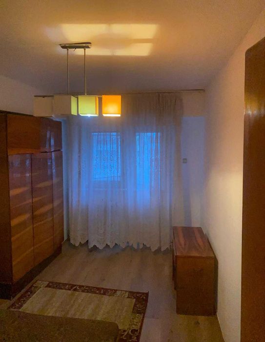 Vand apartament 3 camere