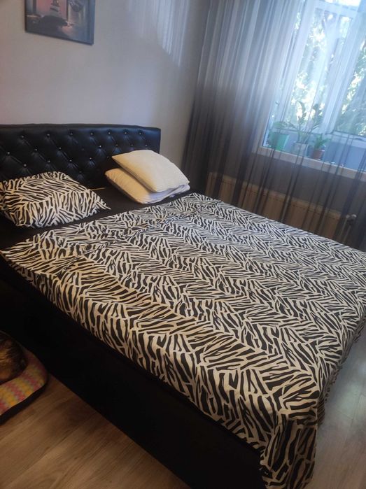 Спалня с матрак (двулицев)Без подматрачна рамка