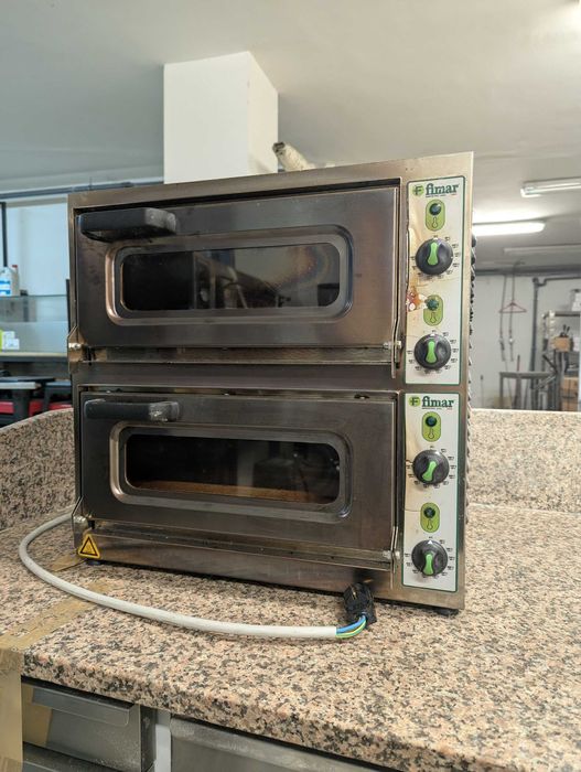 Компактна фурна за пица на 2 нива