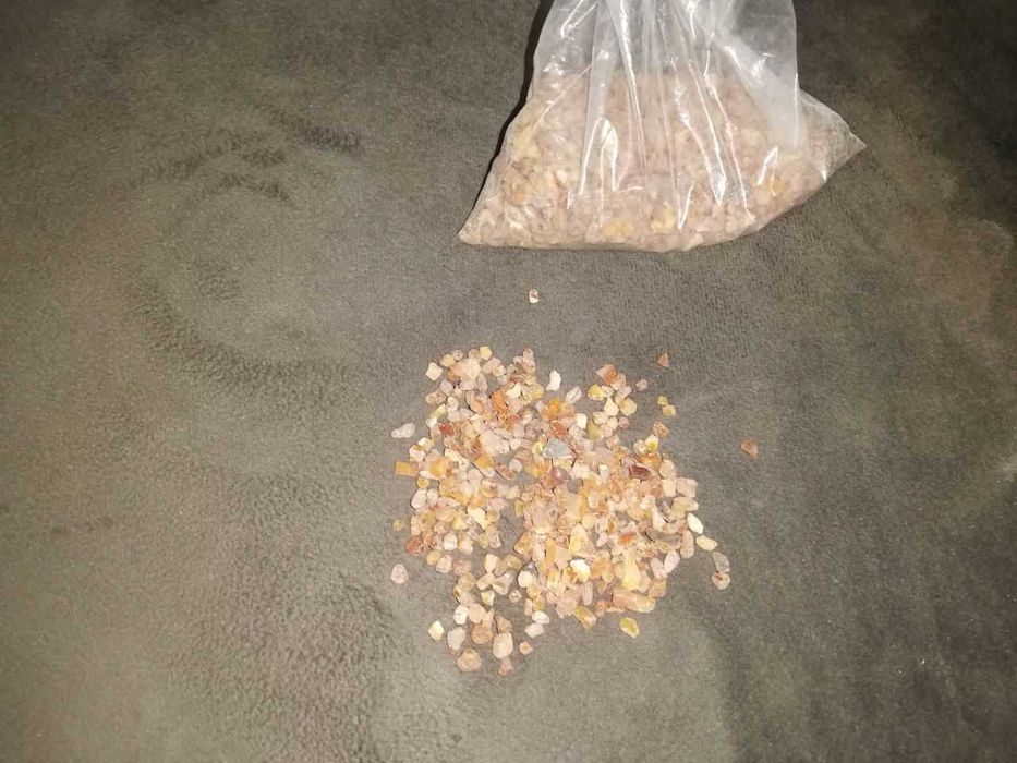 Янтарная крошка .