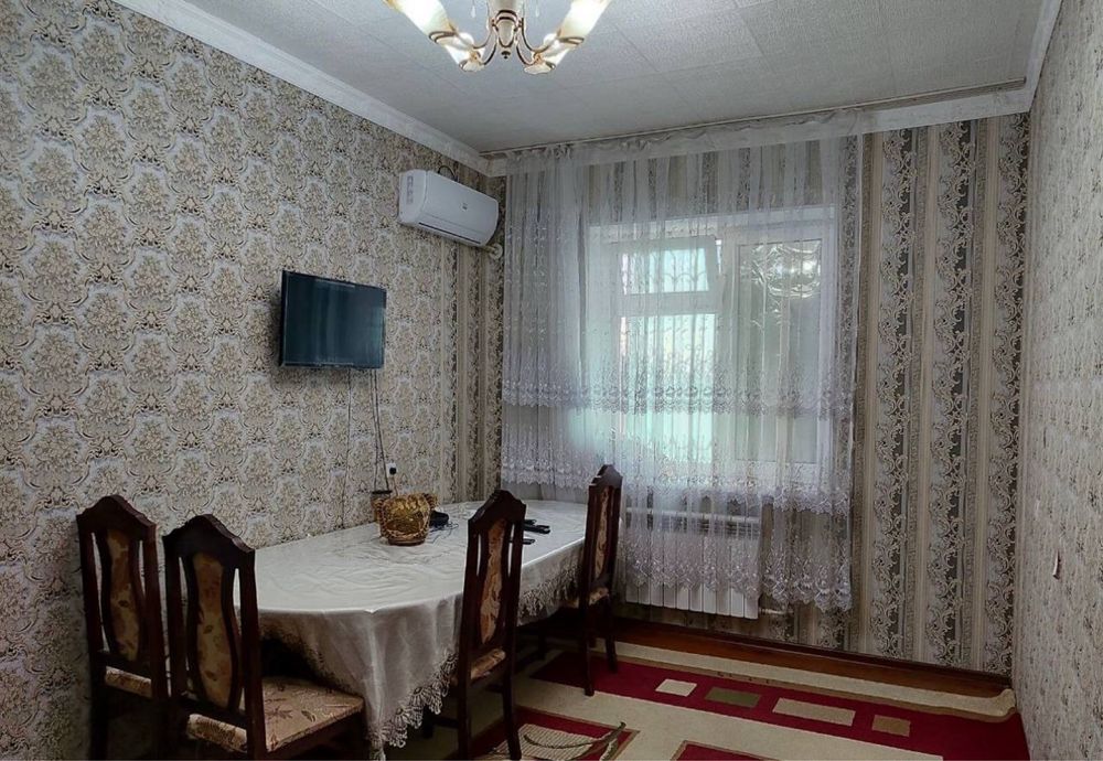 Продам 2/4/4 ком квартиру куйлюк массив 1  кирпич