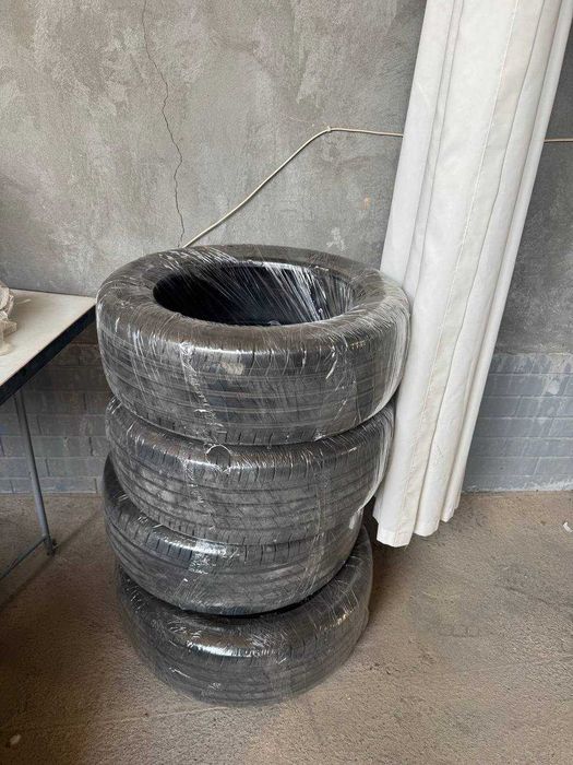 Комплект летних шин Goodyear Efficient Grip 2 (Tracker 2)