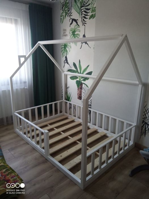 Pat casuta Montessori