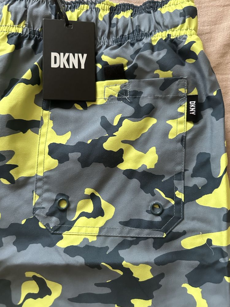 Плажни шорти DKNY  L неупотребявани