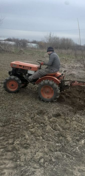 Kubota B 6000 4wd cu plug 14cp