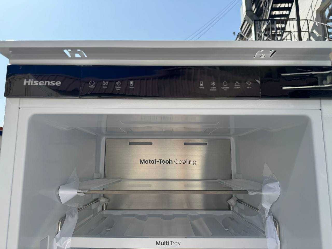 Холодильник встраиваемый Hisense объем 309 л Wi-Fi Metal-Tech Cooling