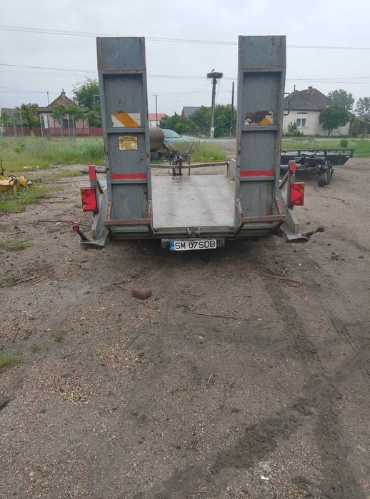 Remorca pentru tractari .