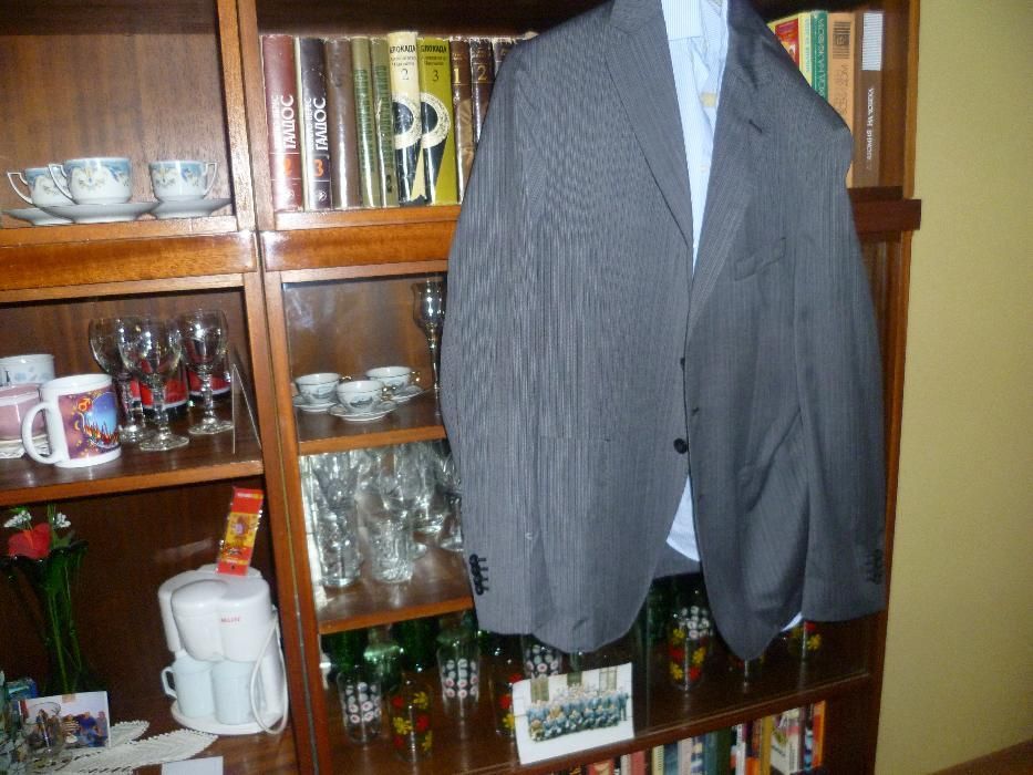 Шушлеково яке зимно продавам с две вълнени блузи и палто чисто и яке я